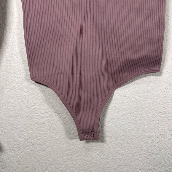 Free People XYZ Mock Neck Purple Bodysuit Women's M/L - Picture 4 of 9